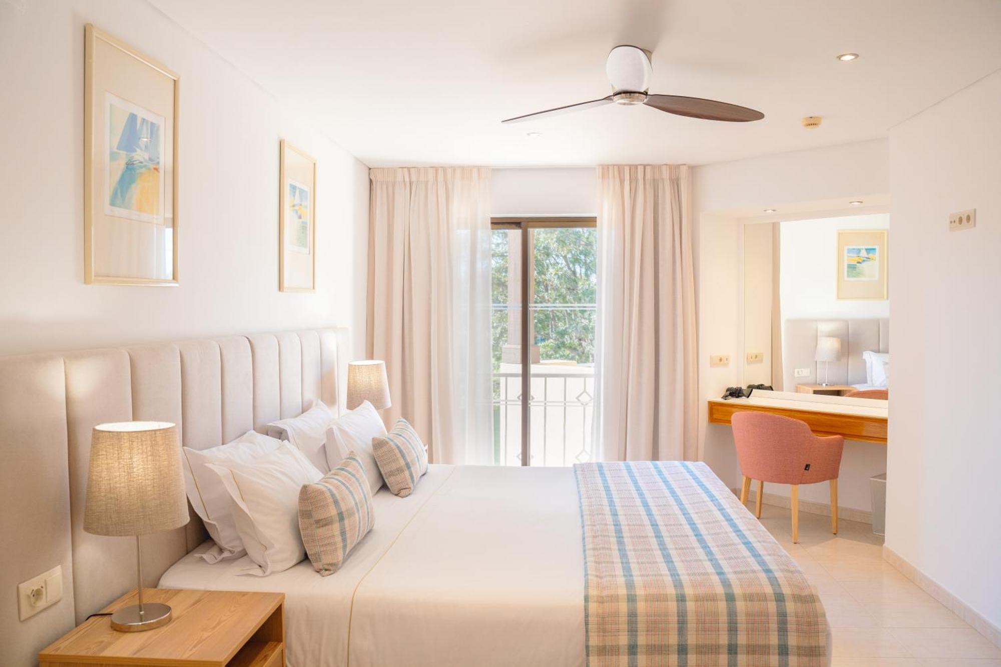 One-Bedroom Apartment,1499258932:JPEG